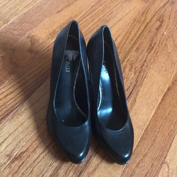 Nine West Wedges,Size 7 - Picture 2 of 2